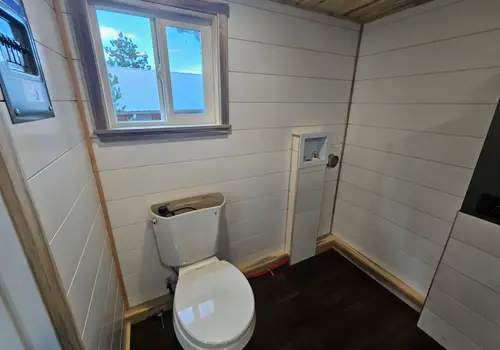28' Jack n Jill Tiny Home detail photo 5