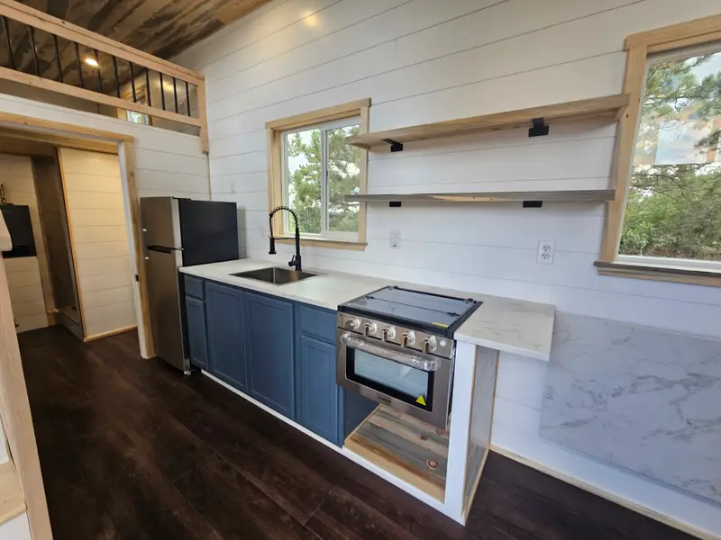 28' Jack n Jill Tiny Home photo 2