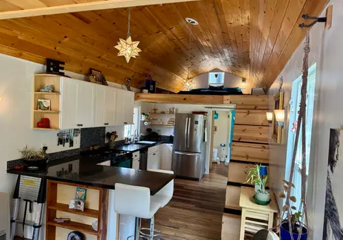 Custom 550 Sq Ft Off-Grid Modern Mountain Retreat detail photo 5