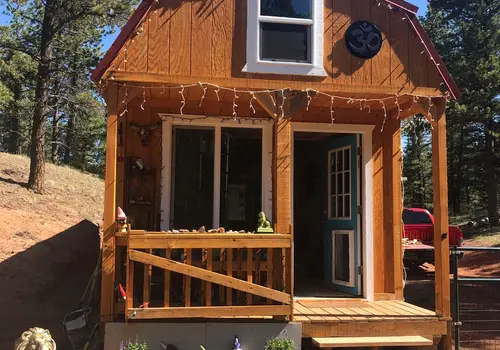 Custom 550 Sq Ft Off-Grid Modern Mountain Retreat detail photo 3