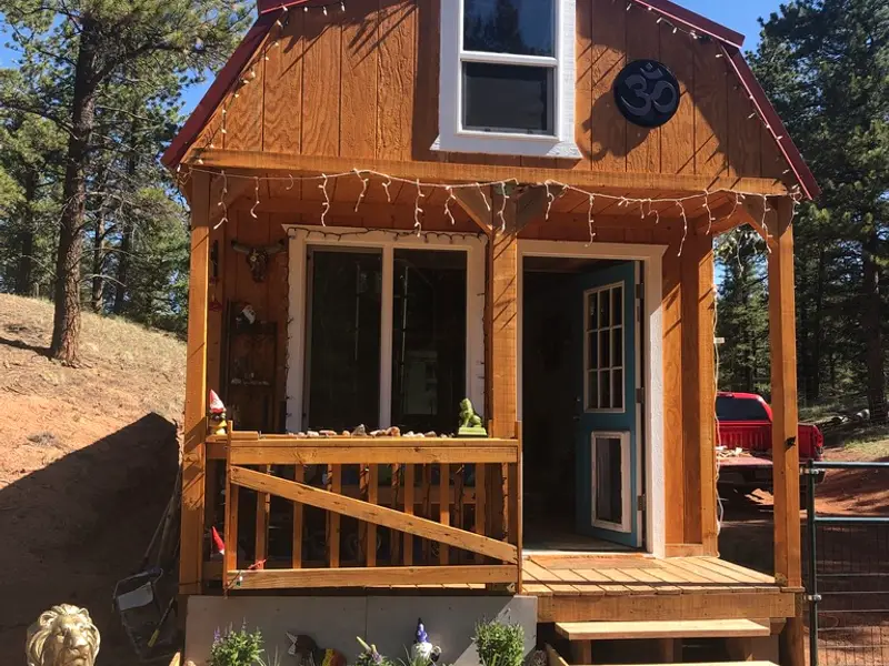 Custom 550 Sq Ft Off-Grid Modern Mountain Retreat photo 3