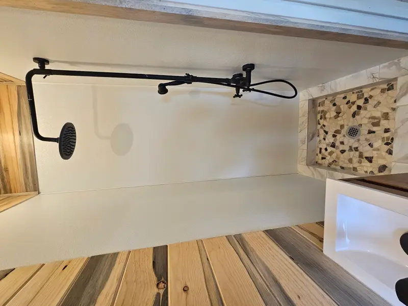 24' Off Grid Bunkhouse photo 4