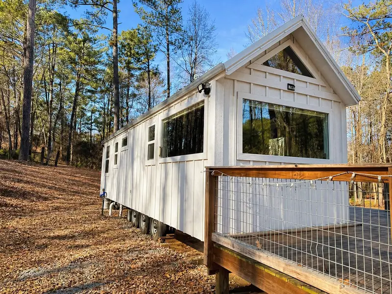 Move-In Ready Tiny Home on Wheels For Sale — 1 bedroom Tiny House — 944 sqft for sale in Lawrenceville, Georgia