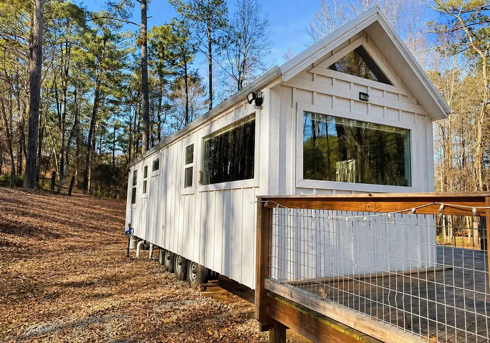 Move-In Ready Tiny Home on Wheels For Sale — 1 bedroom Tiny House — 944 sqft for sale in Lawrenceville, Georgia