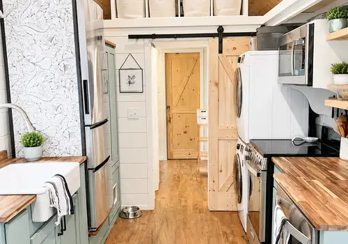 Move-In Ready Tiny Home on Wheels For Sale detail photo 3