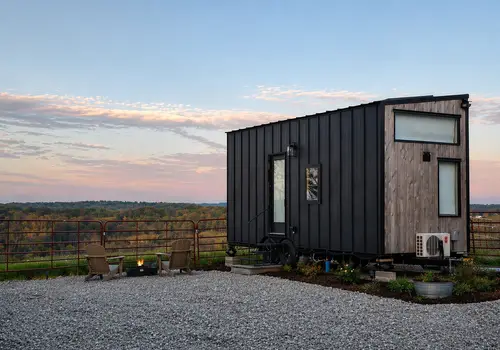 2023 Fully Furnished Tiny Home Airbnb detail photo 2
