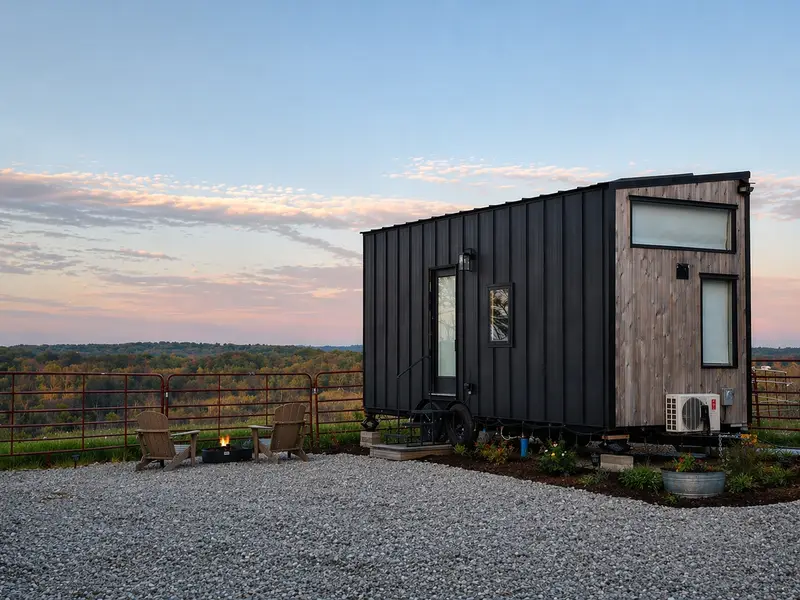 2023 Fully Furnished Tiny Home Airbnb photo 2