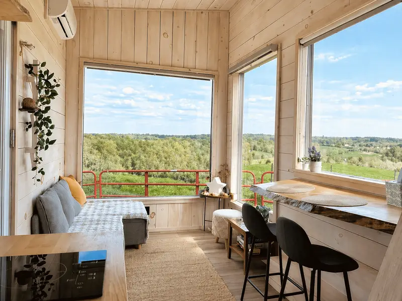 2023 Fully Furnished Tiny Home Airbnb photo 3