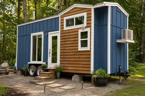 Beautiful RVIA-Certified Tiny Home Designed for Full-Time Living - 1 bedroom Tiny House 725 sqft in Crawford, Tennessee