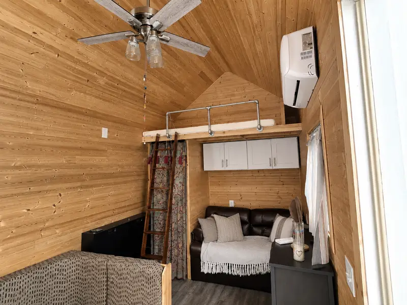 30Ft Turnkey Custom Tiny Home! photo 3