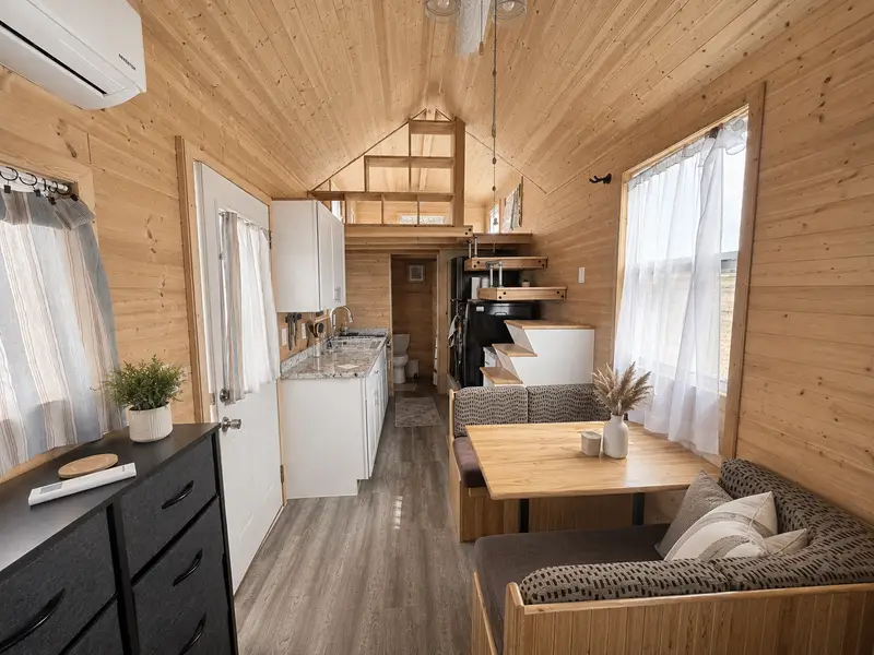 30Ft Turnkey Custom Tiny Home! photo 2