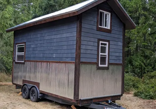 Shell Tiny Home on Wheels, Needs Some Love Open to Offers! detail photo 4