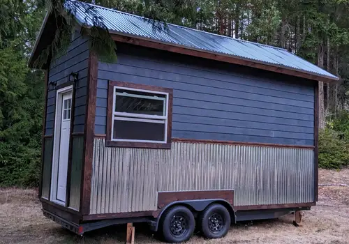 Shell Tiny Home on Wheels, Needs Some Love Open to Offers! detail photo 2