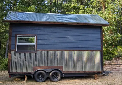 Shell Tiny Home on Wheels, Needs Some Love Open to Offers! detail photo 3