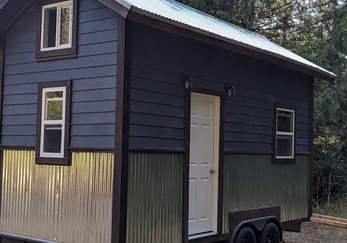 Shell Tiny Home on Wheels, Needs Some Love Open to Offers! detail photo 5