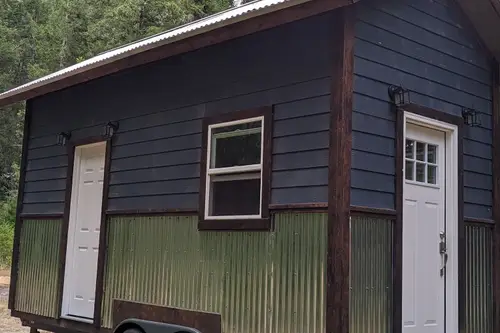 Shell Tiny Home on Wheels, Needs Some Love Open to Offers! - 1 bedroom Tiny House 669 sqft in Port Orchard, Washington