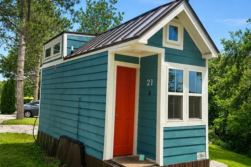 Lakeside Tiny Home in Cedar Springs Tiny Village - Tiny House 787 sqft in New Paris, Ohio