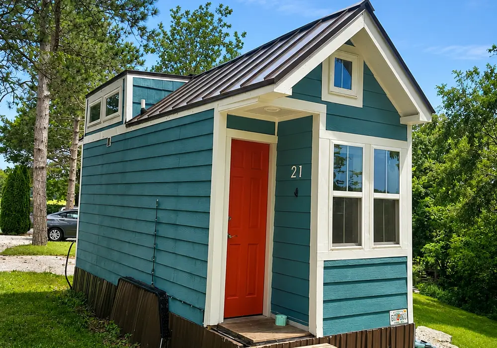 Lakeside Tiny Home in Cedar Springs Tiny Village — Tiny House — 787 sqft for sale in New Paris, Ohio
