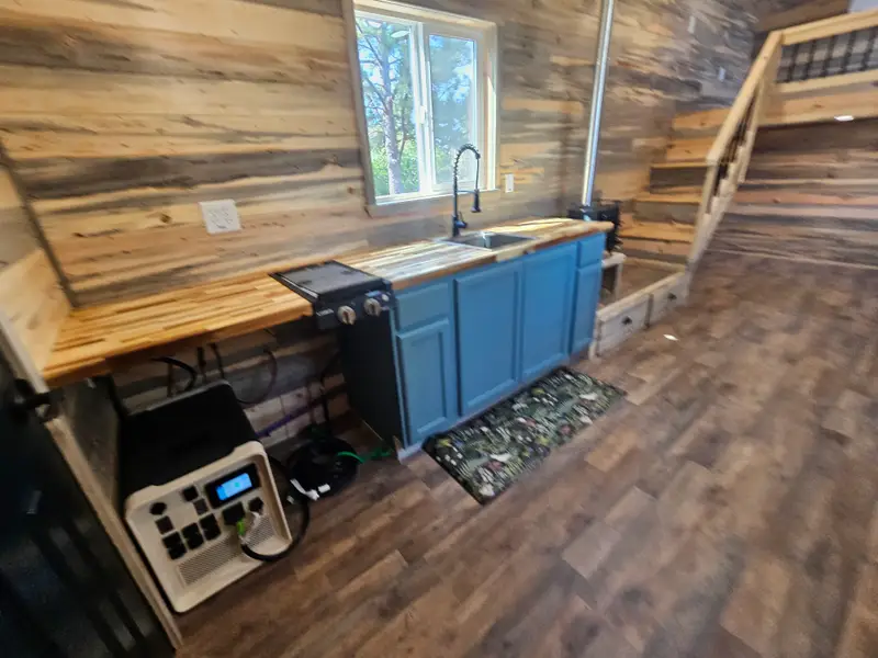 24' Off Grid Bunkhouse Tiny Home photo 3