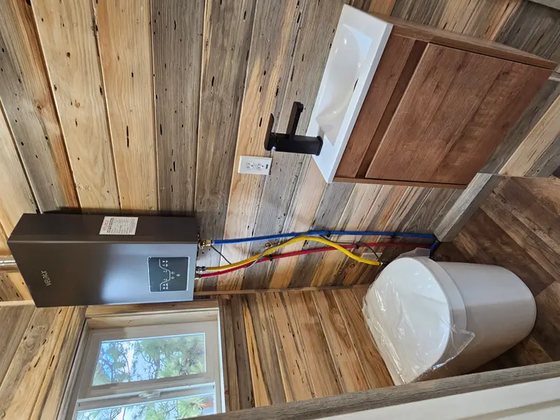 24' Off Grid Bunkhouse Tiny Home photo 4