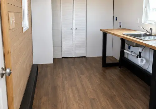 Beautiful Ceadar Tiny Home on Wheels, Made with Love detail photo 4