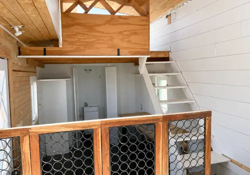 Beautiful Ceadar Tiny Home on Wheels, Made with Love detail photo 5