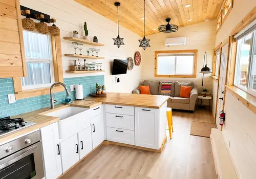 NOAH/THIA Certified Spacious Turn-Key Tiny Home, Open to Offers! detail photo 2