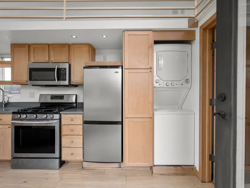 Your Florida Escape: Beautiful RVIA-Certified Tiny Home in a Community Near Tampa photo 3