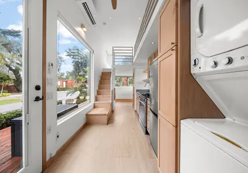 Your Florida Escape: Beautiful RVIA-Certified Tiny Home in a Community Near Tampa detail photo 4