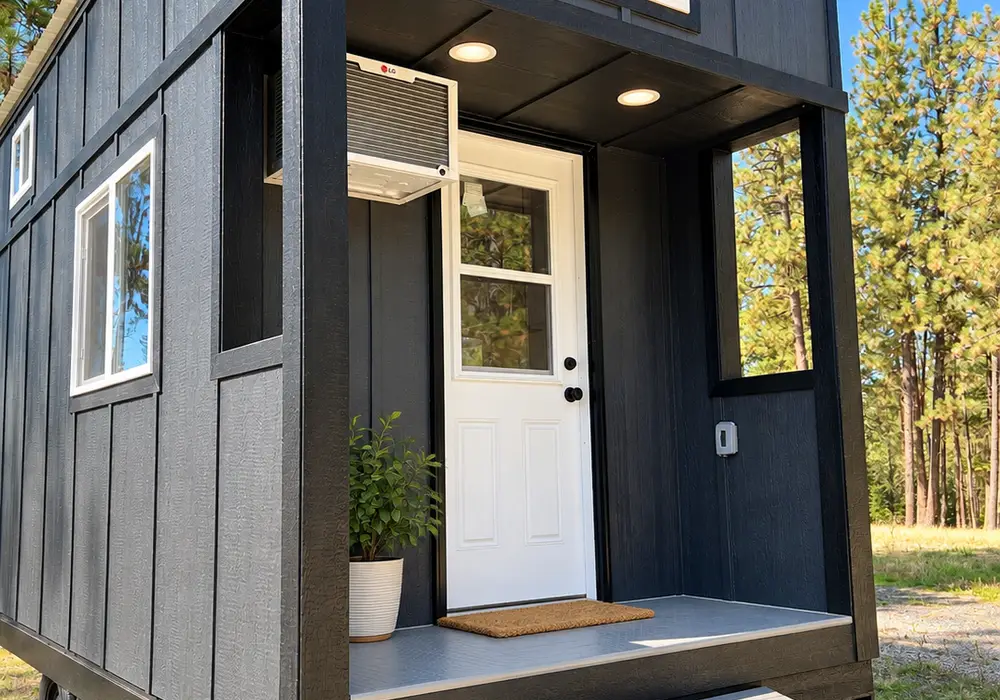 Brand New 2025 Tiny Home on Wheels! Move-In Ready — 1 bedroom Tiny House — 128 sqft for sale in Olympia, Washington