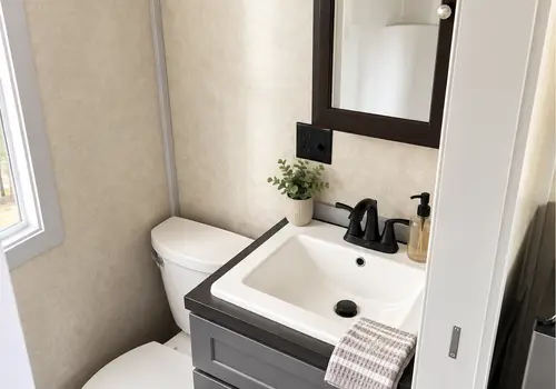Brand New 2025 Tiny Home on Wheels! Move-In Ready detail photo 4