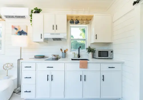 Single-Level 32’ Tiny Home with Full-Size Bedroom & Kitchen | Avalon 32' detail photo 2