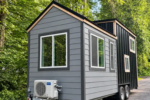 24 Ft Tiny Home on Wheels | Full Kitchen, Loft & Year-Round Living - 1 bedroom Tiny House 192 sqft in Freedom, New Hampshire