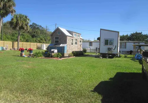 Gracious Tiny House Park image 2
