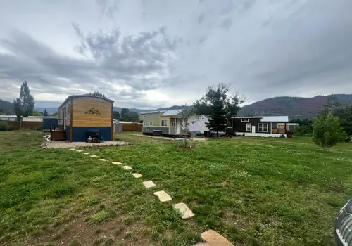 Hermosa Orchards Village image 3