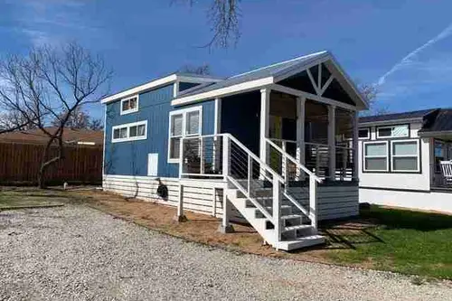 Boxwood Tiny Homes - Tiny home community in Kingsland, Texas