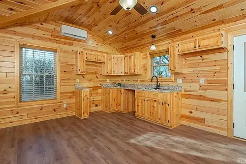 Amish Made Cabins - Tiny home builder in Shepherdsville, Kentucky