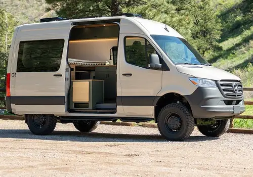 Geotrek Vans — build photo 5