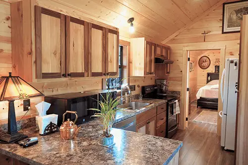 Leland's Cabins - Tiny home builder in Munfordville, Kentucky