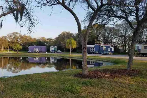 Circle Pond Tiny Community - Tiny home community in Ruskin, Florida