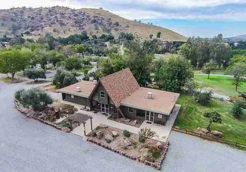 Lemon Cove Village image 3