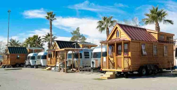 Airstream Park / Llamalopolis