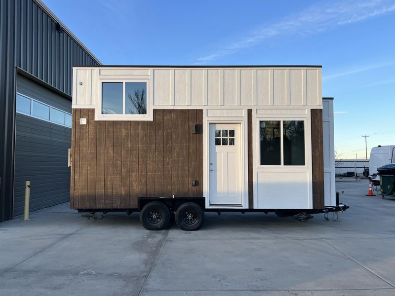 Tiny House Scams: How to Protect Yourself and Make Safe Purchases image