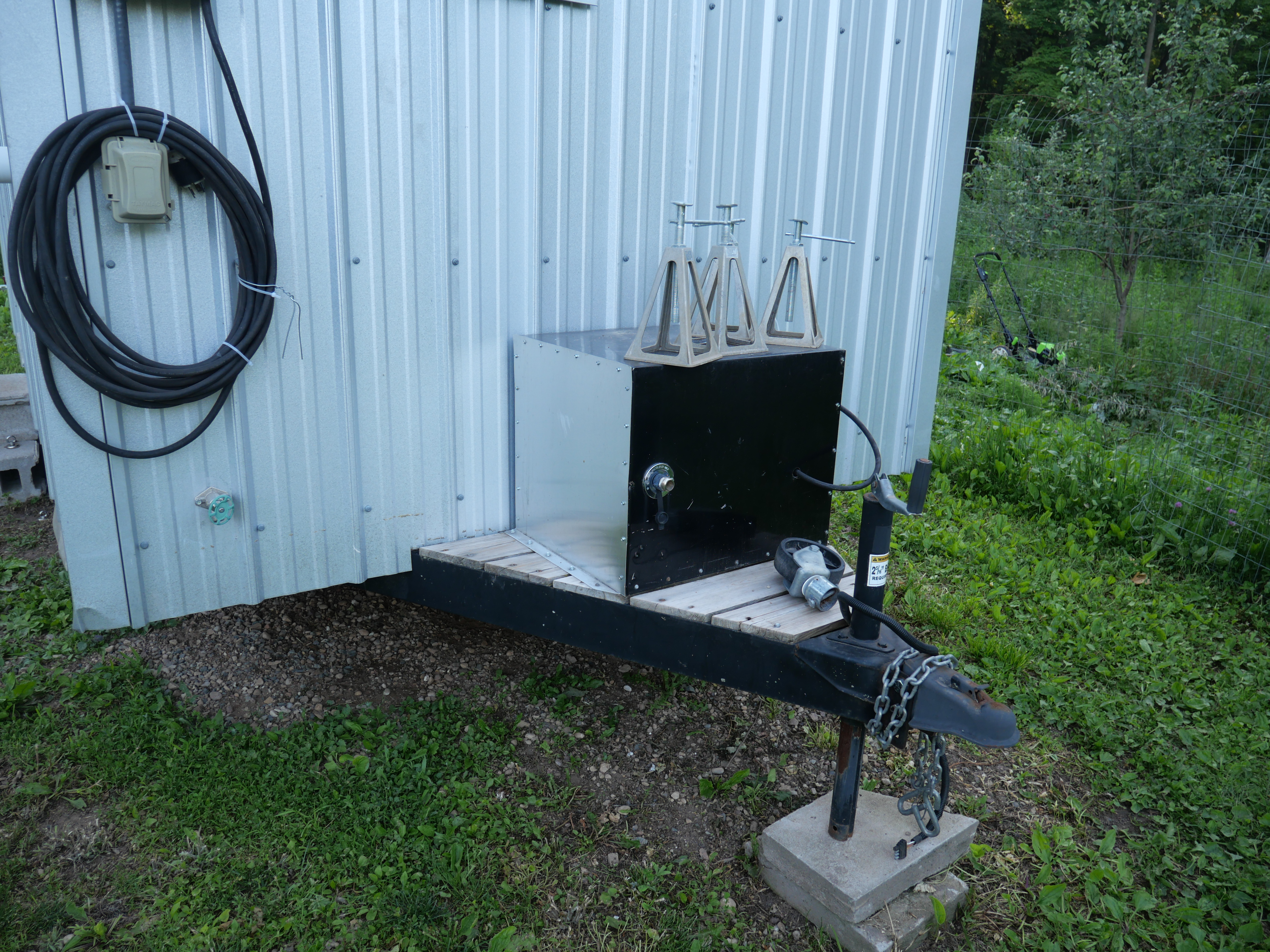 16" Metal Tiny House on Wheels for Sale image 4