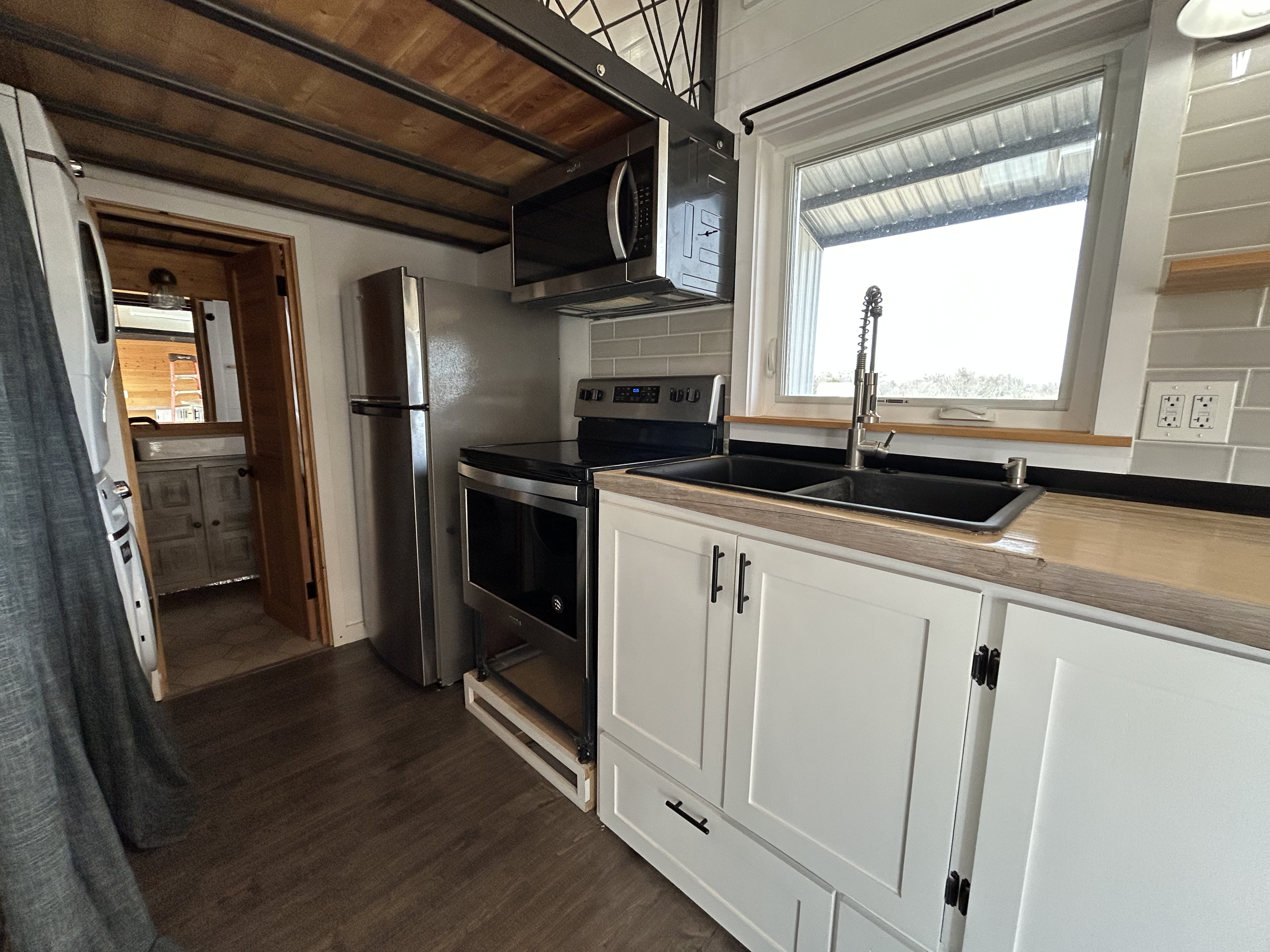 PRICE DROP! Modern Tiny Home on Wheels For Sale in Texas! image 5