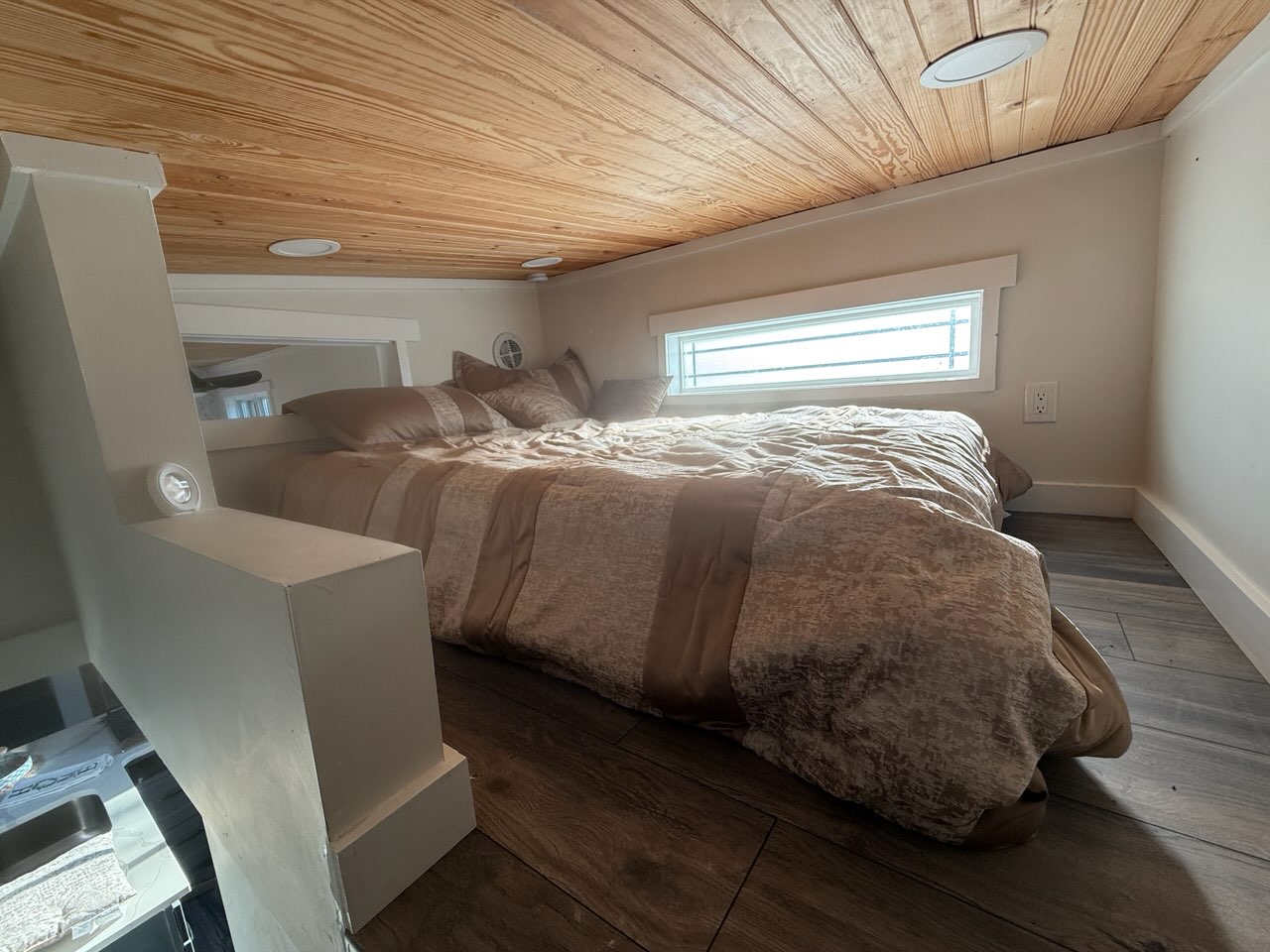 Charming 26β Tiny Home on Wheels β Custom Built & NOAH Certified image 3
