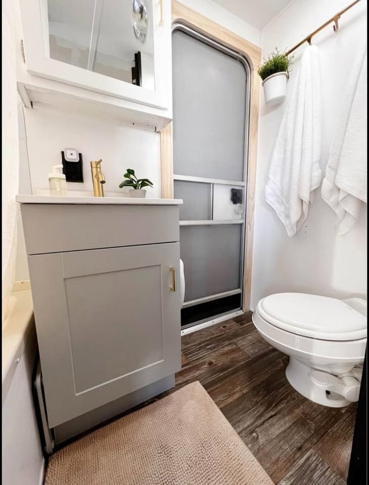 Renovated Bunkhouse Tiny Home – 36 Feet – Delivered from TX image 4