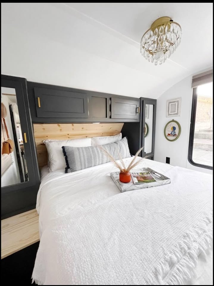 For Sale Renovated 2015 Tiny Home in Texas! image 3