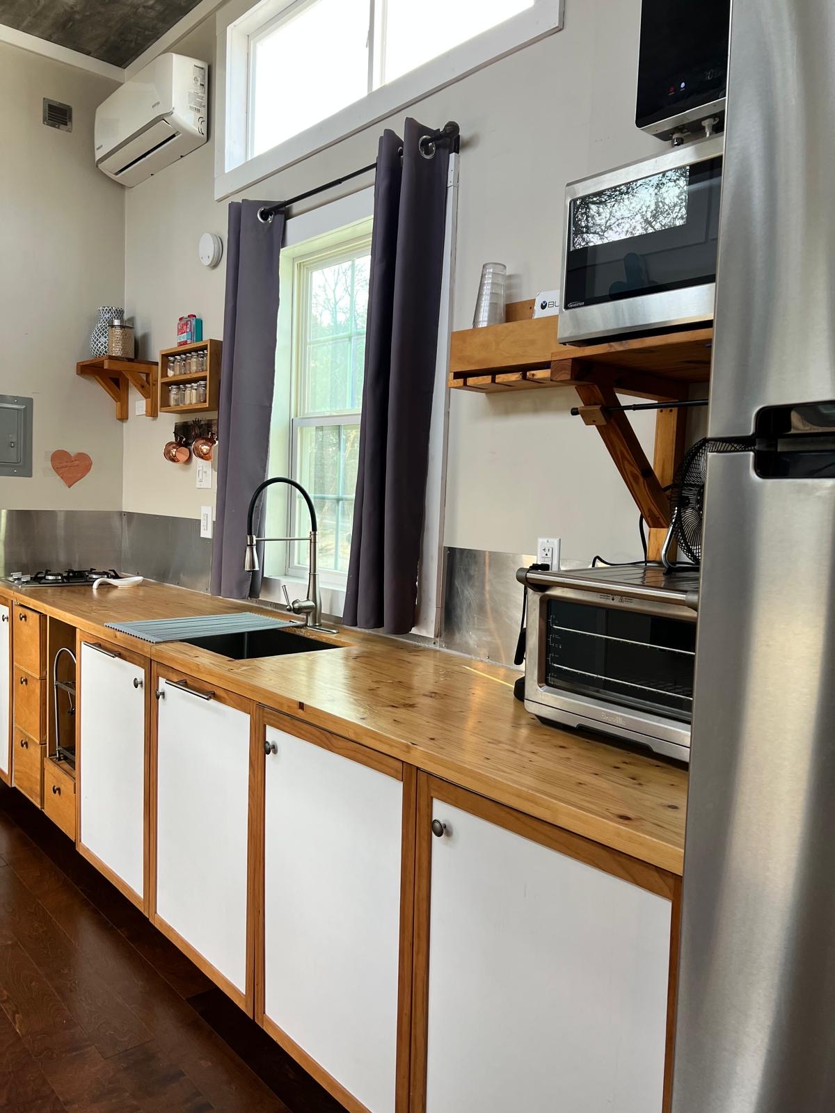 Five Star Tiny Home AirBnb For Sale! image 5