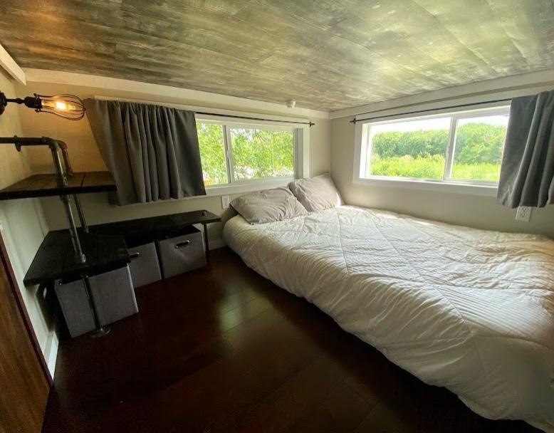 Five Star Tiny Home AirBnb For Sale! image 4